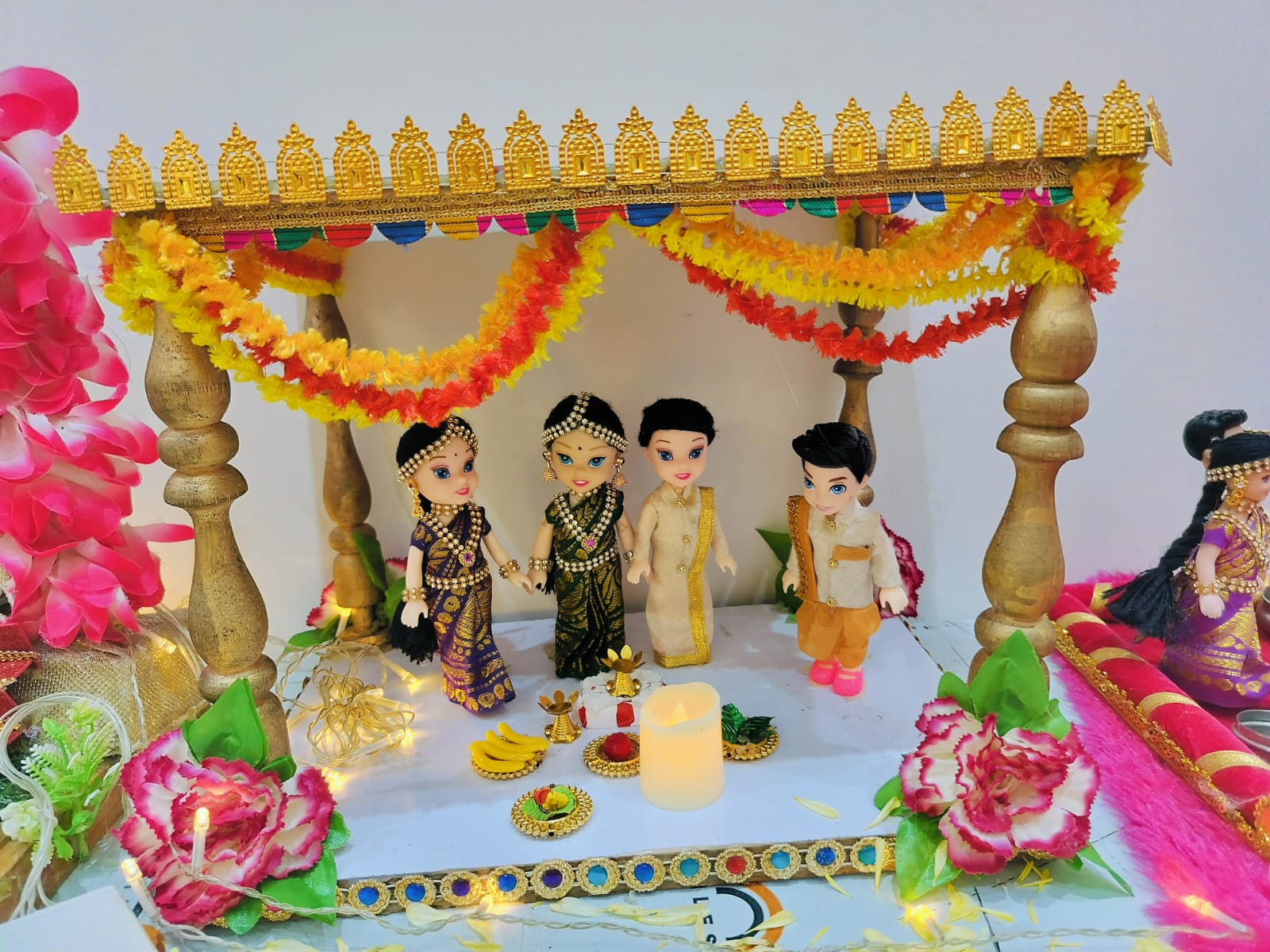 HAND CRAFTED CUTE COUPLE STAGE PLATTER 