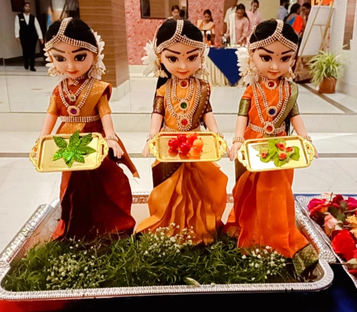 HANDCRAFTED WELCOME GIRLS PLATTER