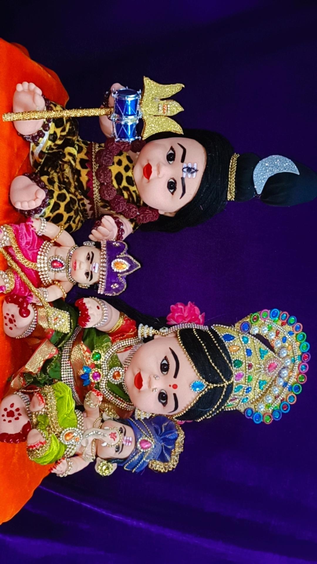 Family god doll