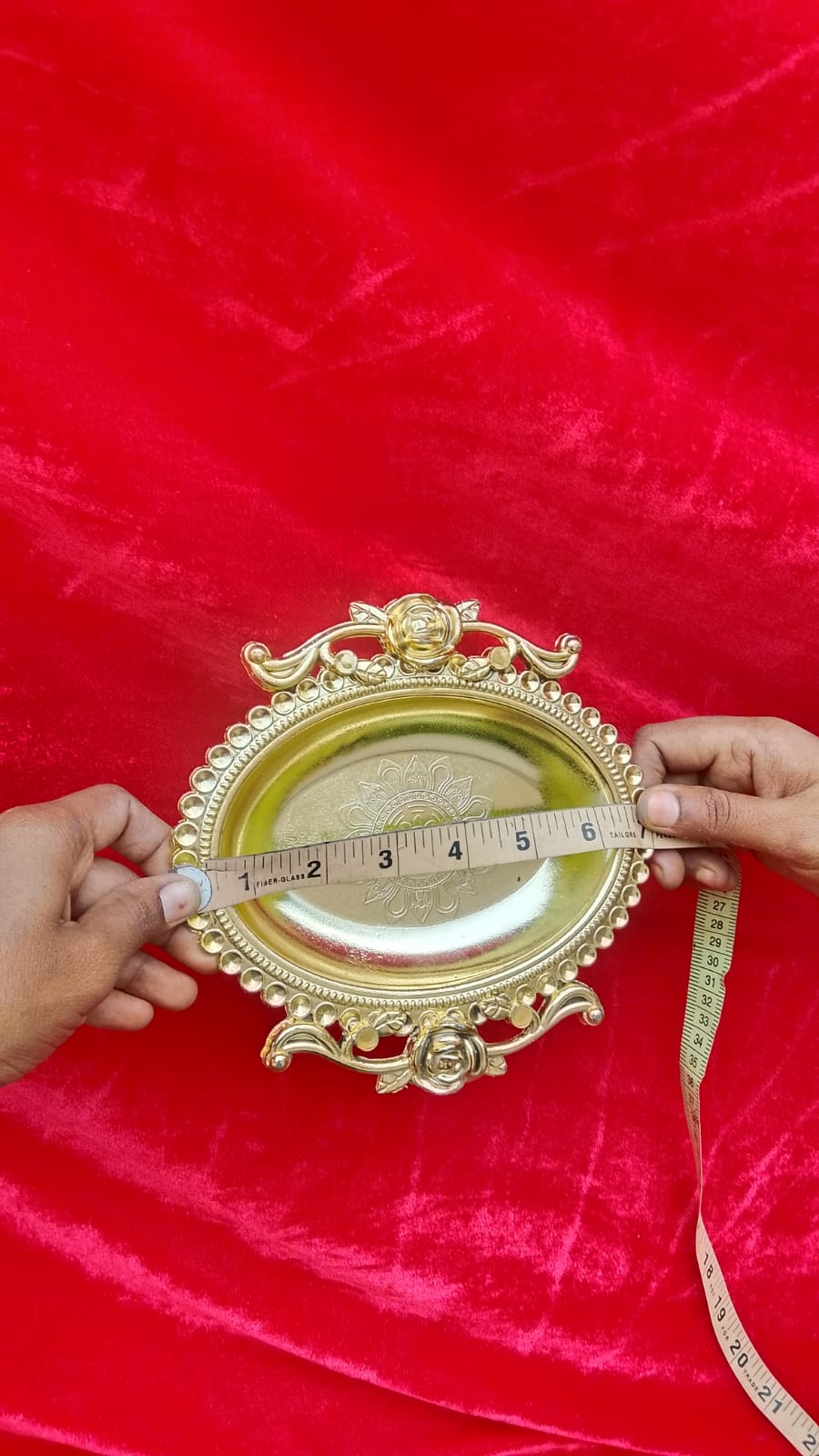 Oval golden tray