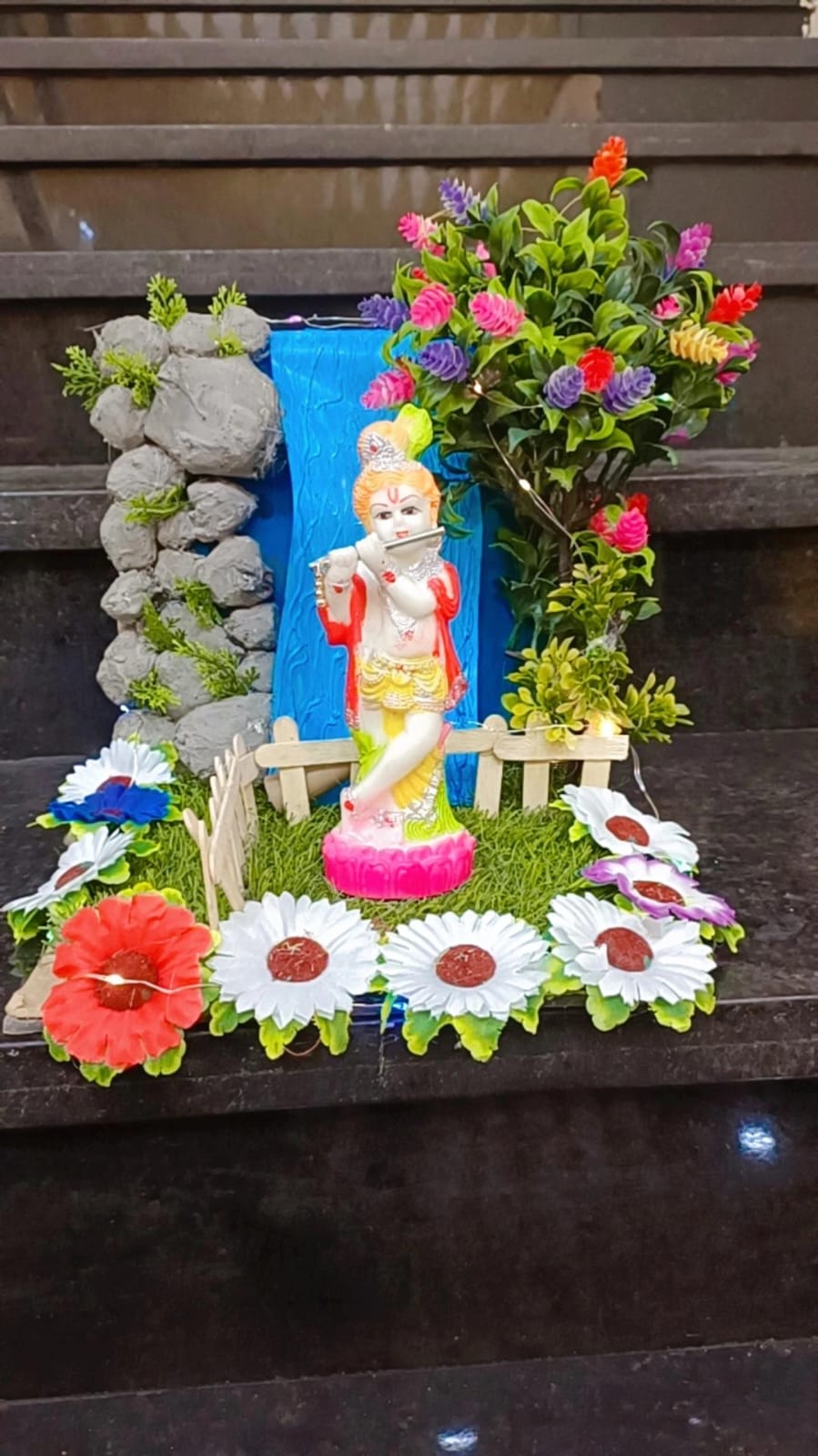 HANDCRAFTED KRISHNA STATUE PLATTER